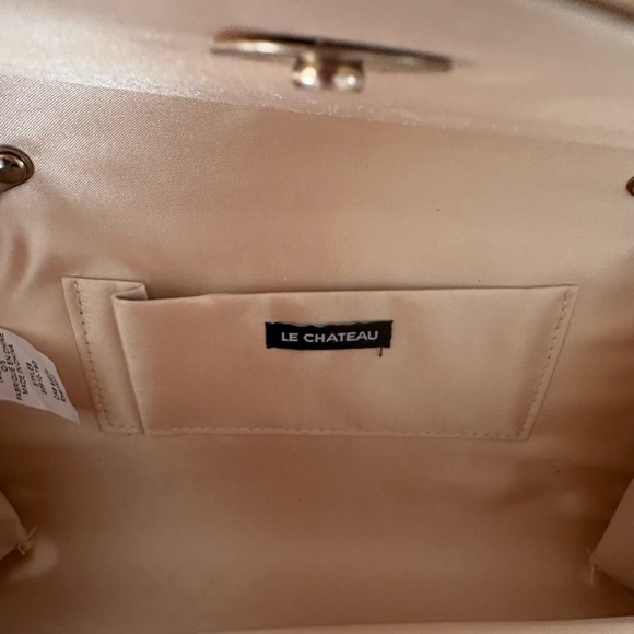 Le Château Gold Glitter Clutch NWOT - Picture 2 of 3